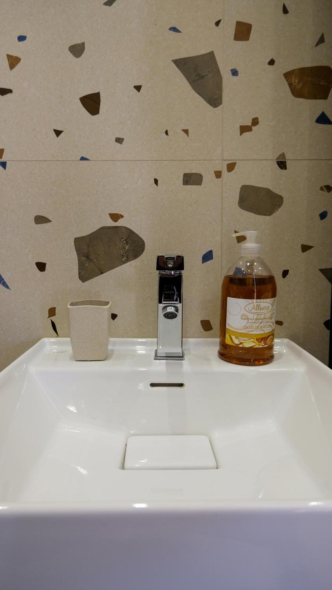 2E Center Apartment Tiran Dış mekan fotoğraf