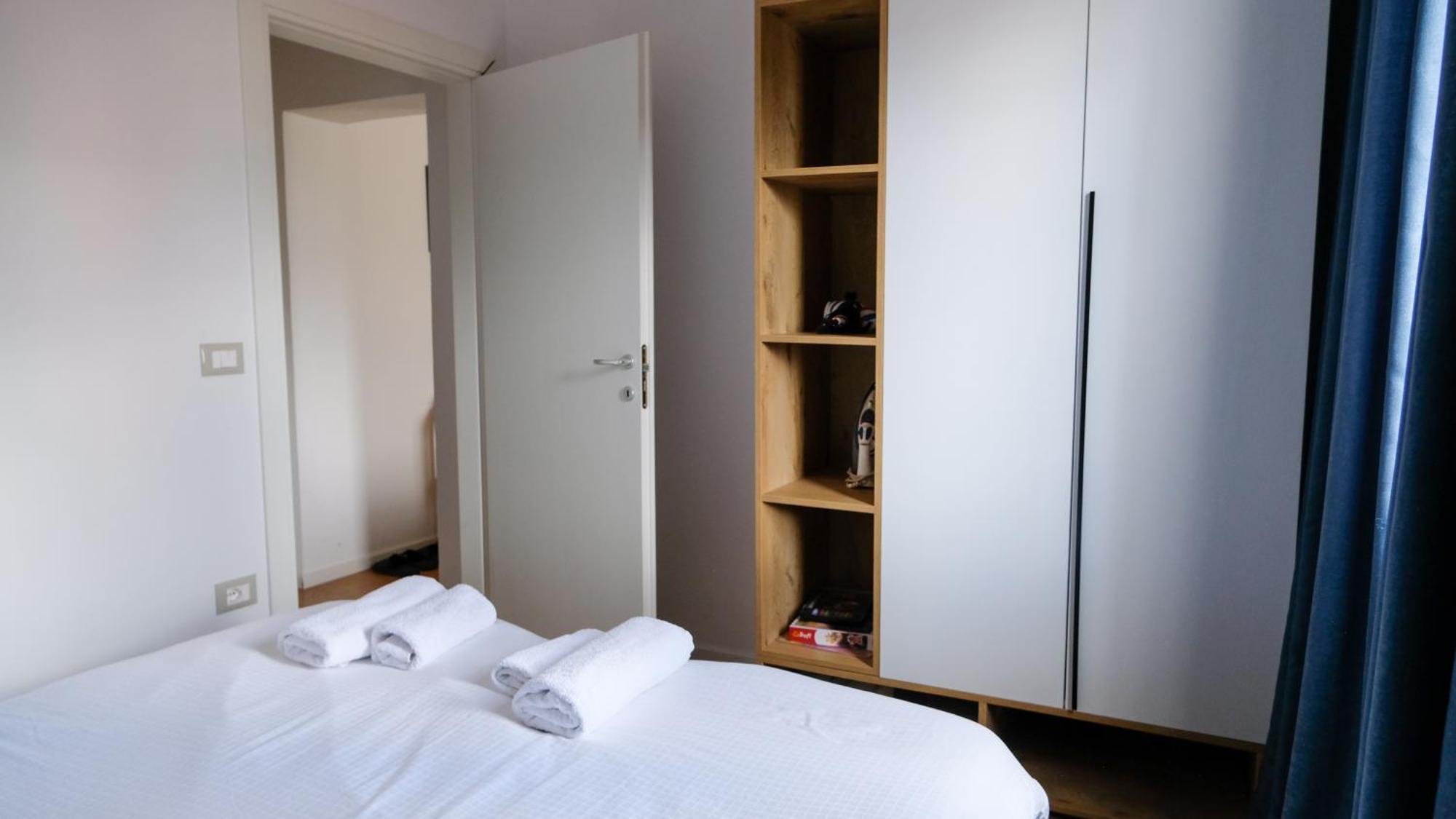 2E Center Apartment Tiran Dış mekan fotoğraf